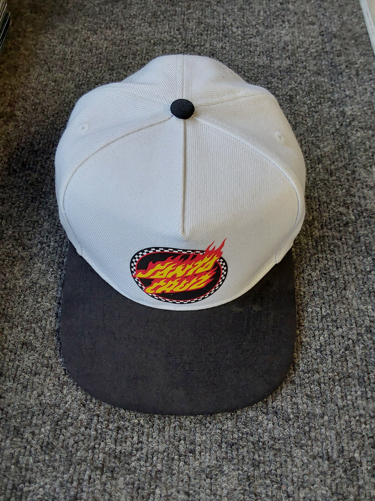 Santa Cruz Hat Wht/Blk Snapback