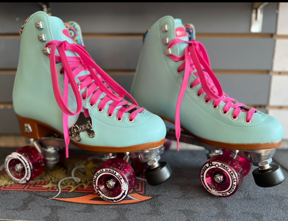 Moxi Beach Bunny Sky Blue Roller Skates - Size 7 (Fits like women's size 8)