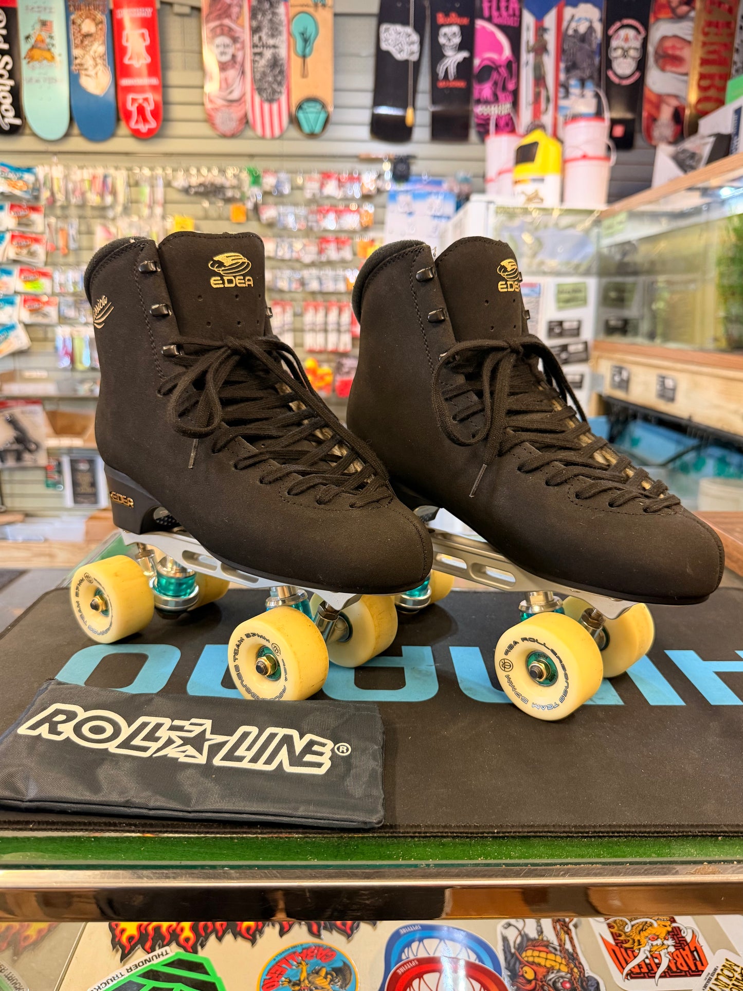 Edea Classica Boots (Size 270) with Roll Line Giotto Plate & Rollerbones Wheels - LIghtly Used
