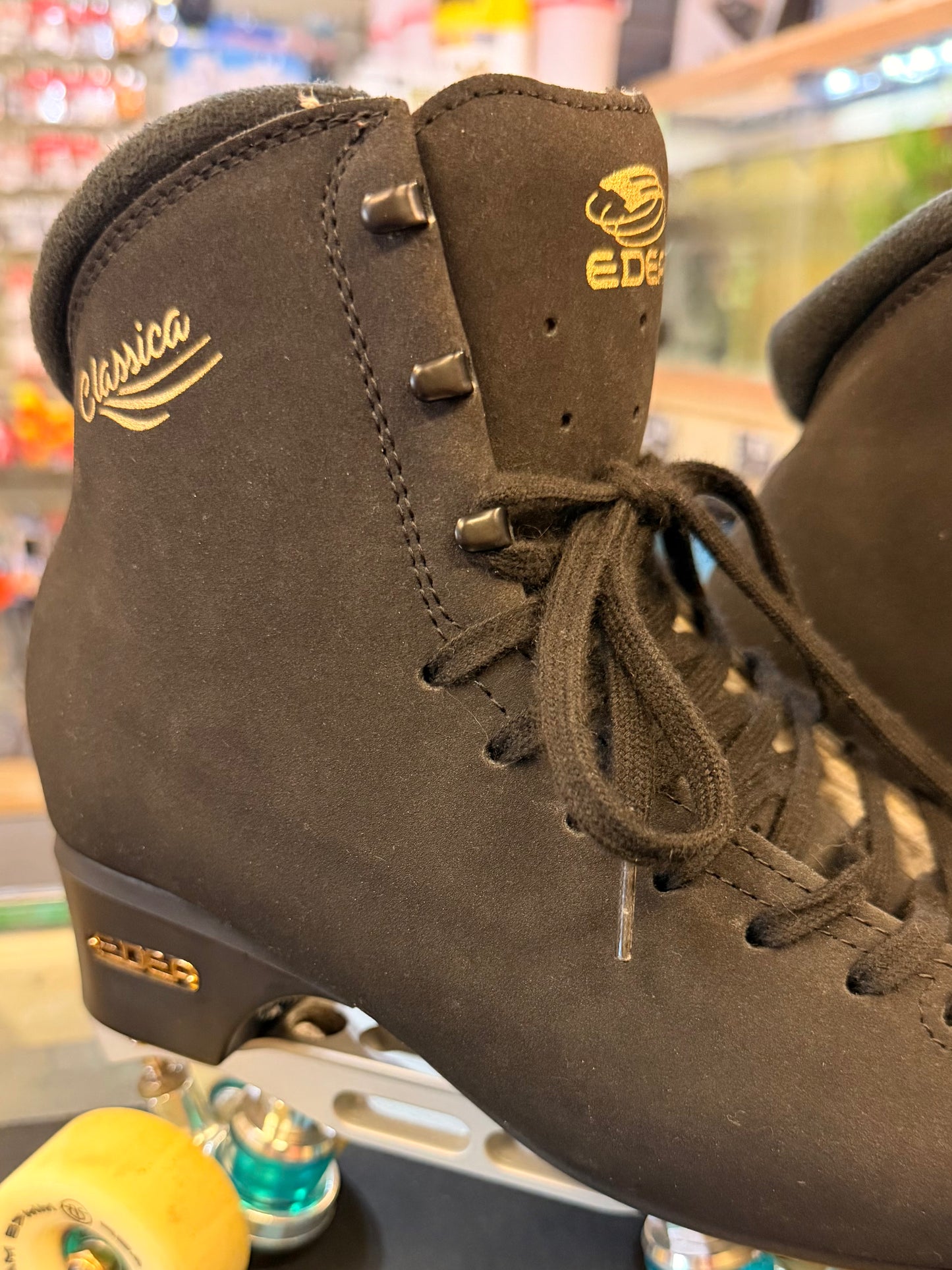 Edea Classica Boots (Size 270) with Roll Line Giotto Plate & Rollerbones Wheels - LIghtly Used