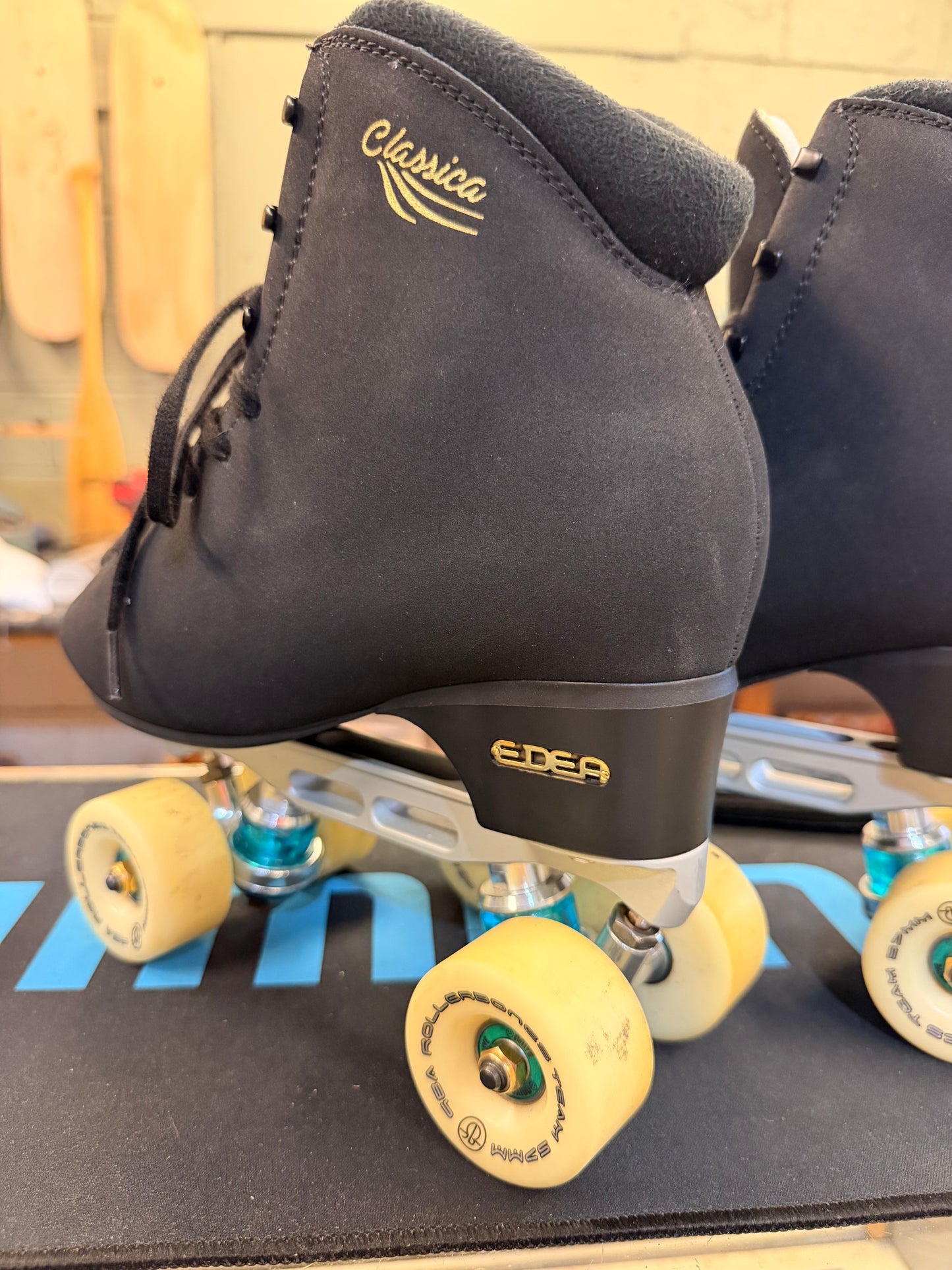Edea Classica Boots (Size 270) with Roll Line Giotto Plate & Rollerbones Wheels - LIghtly Used