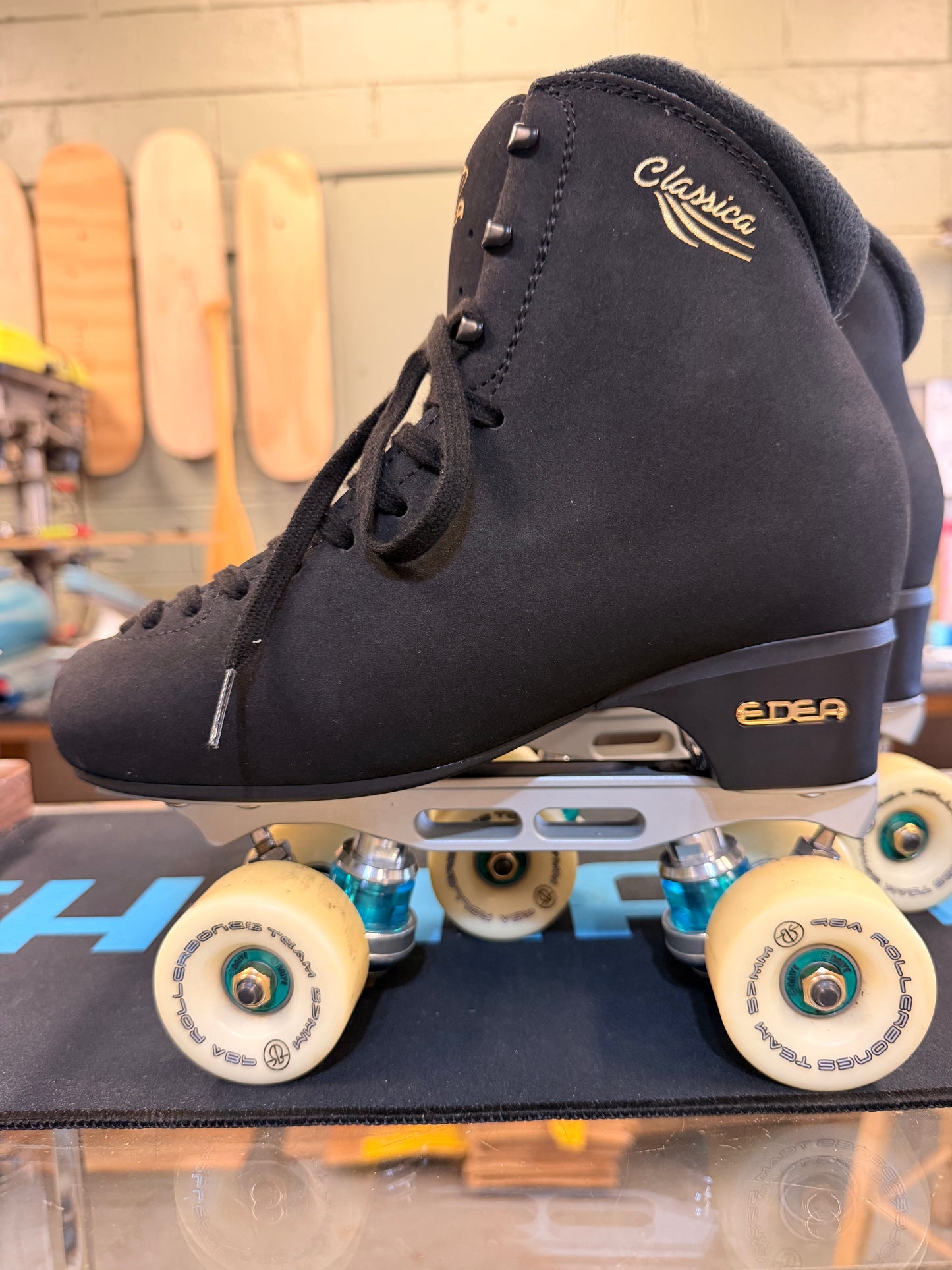 Edea Classica Boots (Size 270) with Roll Line Giotto Plate & Rollerbones Wheels - LIghtly Used