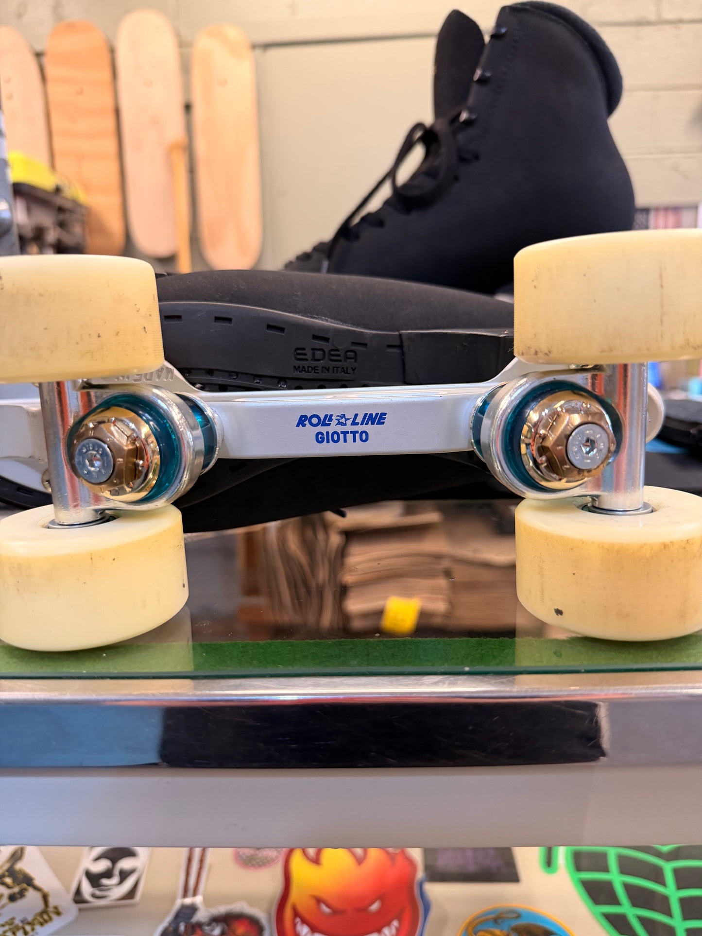 Edea Classica Boots (Size 270) with Roll Line Giotto Plate & Rollerbones Wheels - LIghtly Used
