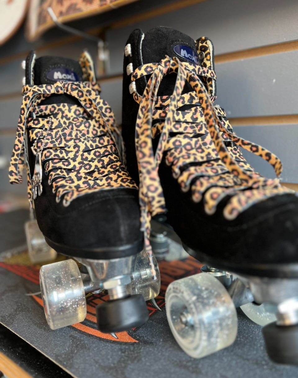 Moxi Panther Roller Skates - Size 7 (Fits like women's size 8)