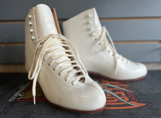 Riedell 320W Leather Ice/Roller Skate Boots - Fits women's 7-8 - Used once