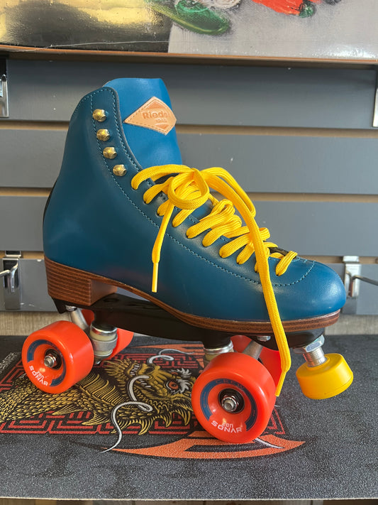 Riedell Crew Turquoise Leather Roller Skates - Size 9